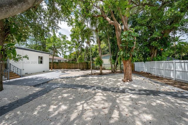 264 Navajo St, Miami Springs, FL 33166