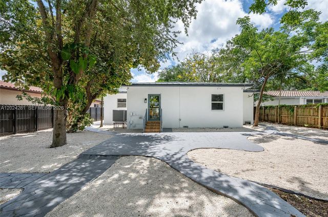 264 Navajo St, Miami Springs, FL 33166