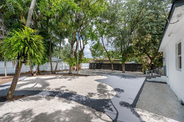 264 Navajo St, Miami Springs, FL 33166