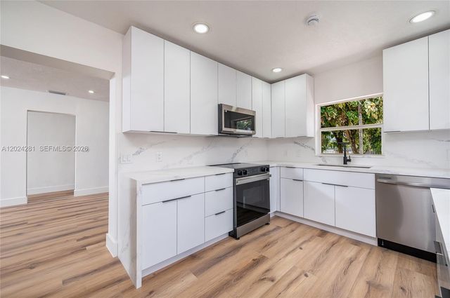264 Navajo St, Miami Springs, FL 33166