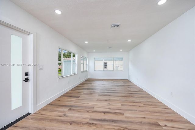 264 Navajo St, Miami Springs, FL 33166