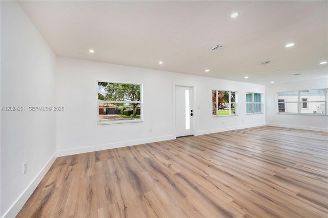 264 Navajo St, Miami Springs, FL 33166