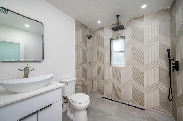264 Navajo St, Miami Springs, FL 33166