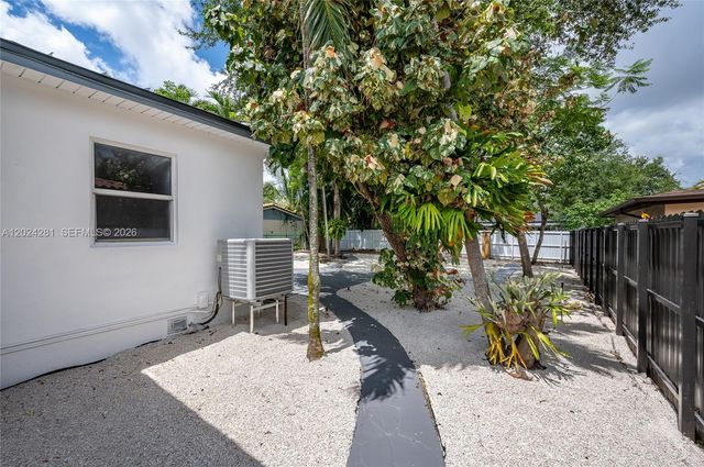 264 Navajo St, Miami Springs, FL 33166