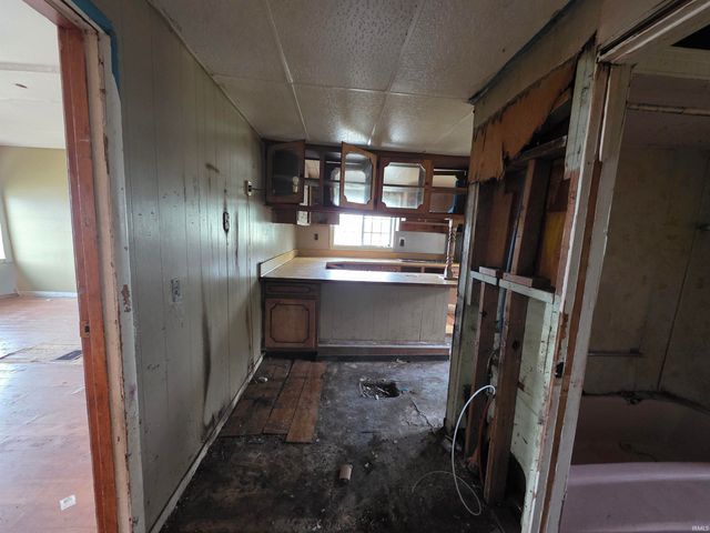 2241 W Washington Street, South Bend, IN 46628