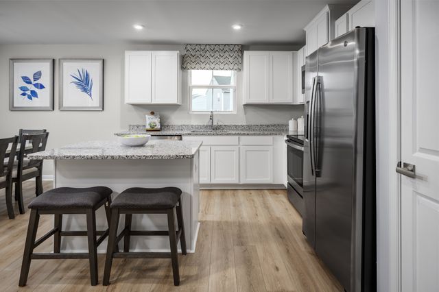 1040 Horseshoe Dr, Smyrna, TN 37167