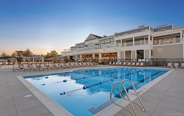 25102 Aspenwood Drive, Plainview, NY 11803