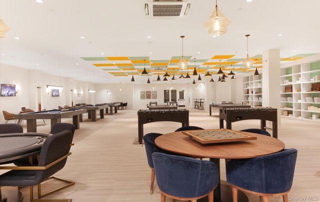 25102 Aspenwood Drive, Plainview, NY 11803