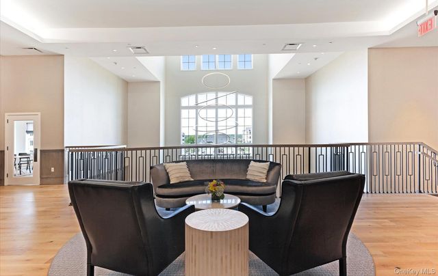 25102 Aspenwood Drive, Plainview, NY 11803