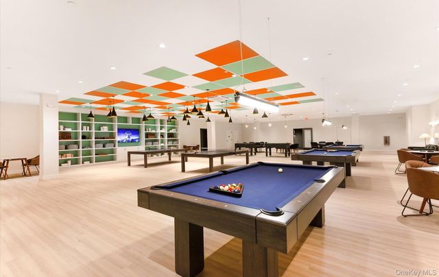 25102 Aspenwood Drive, Plainview, NY 11803