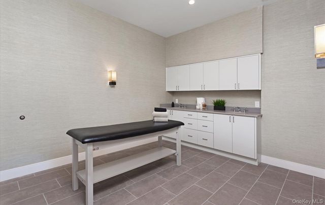 25102 Aspenwood Drive, Plainview, NY 11803