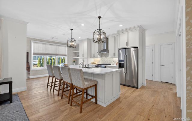 25102 Aspenwood Drive, Plainview, NY 11803