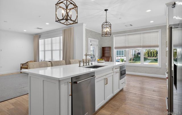 25102 Aspenwood Drive, Plainview, NY 11803