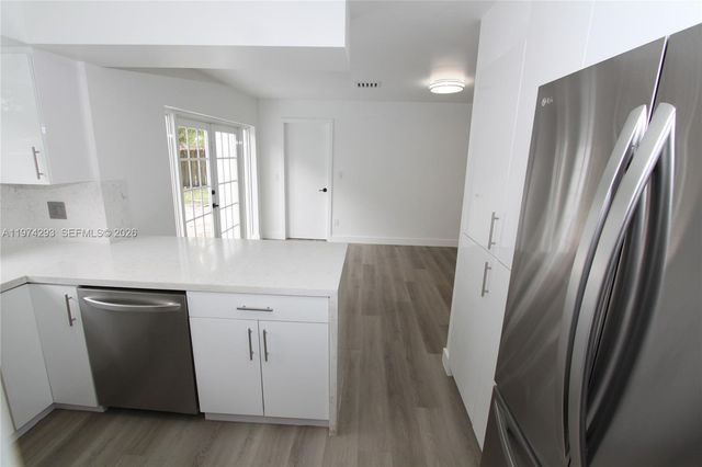 4940 SW 94th Way, Cooper City, FL 33328