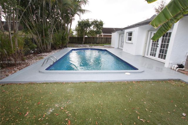 4940 SW 94th Way, Cooper City, FL 33328