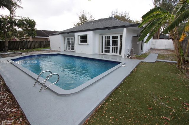 4940 SW 94th Way, Cooper City, FL 33328