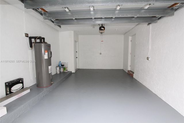 4940 SW 94th Way, Cooper City, FL 33328