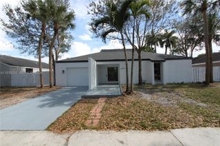 4940 SW 94th Way, Cooper City, FL 33328