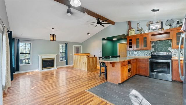 18932 N Shoreline Way, Fayetteville, AR 72703