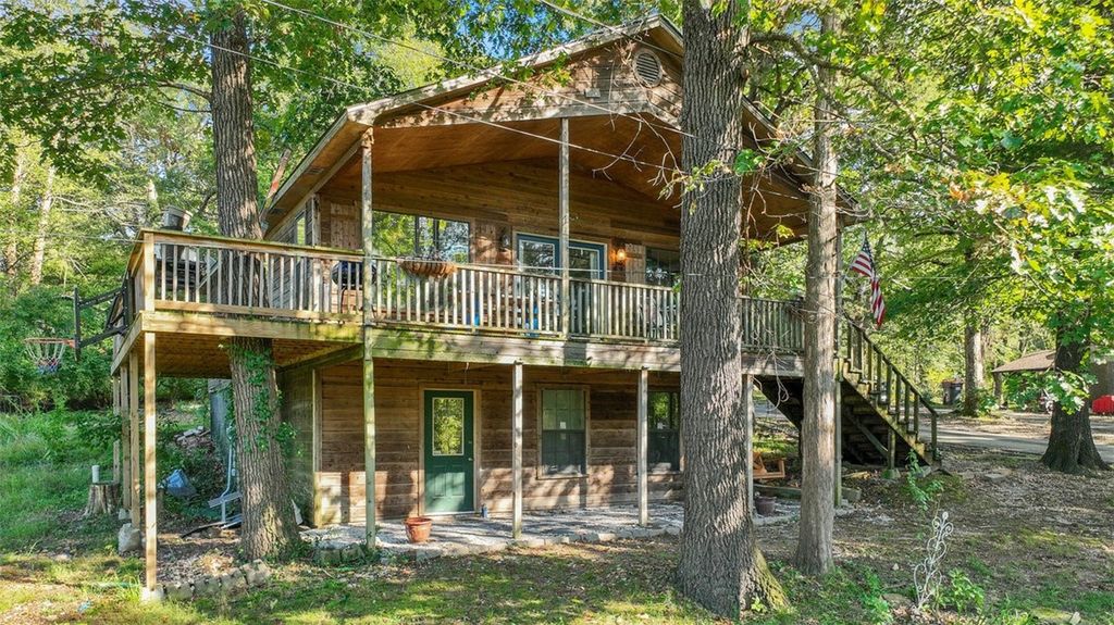 18932 N Shoreline Way, Fayetteville, AR 72703