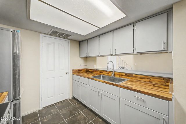 4016 S 44TH Place, Phoenix, AZ 85040