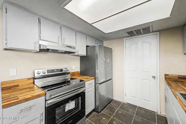 4016 S 44TH Place, Phoenix, AZ 85040