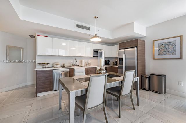 1010 SW 2nd Ave 1608, Miami, FL 33130