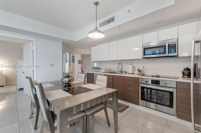 1010 SW 2nd Ave 1608, Miami, FL 33130
