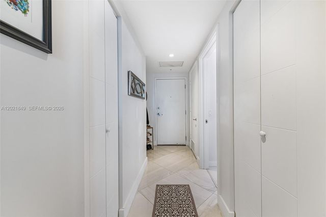 1010 SW 2nd Ave 1608, Miami, FL 33130