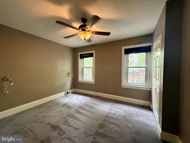924 LOVERING AVE, Wilmington, DE 19806