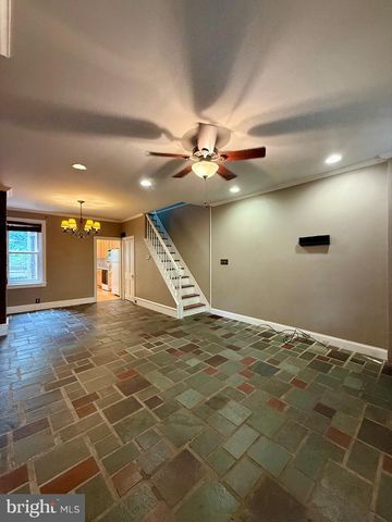 924 LOVERING AVE, Wilmington, DE 19806
