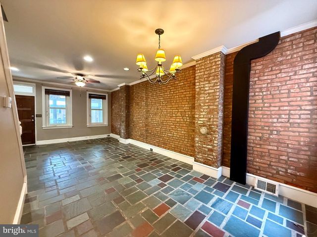 924 LOVERING AVE, Wilmington, DE 19806
