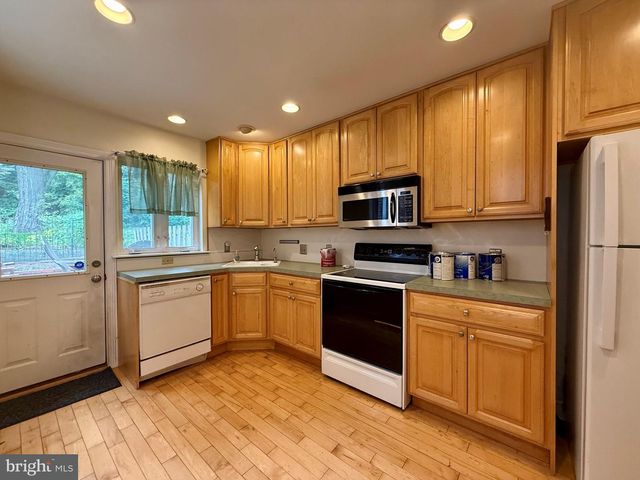 924 LOVERING AVE, Wilmington, DE 19806