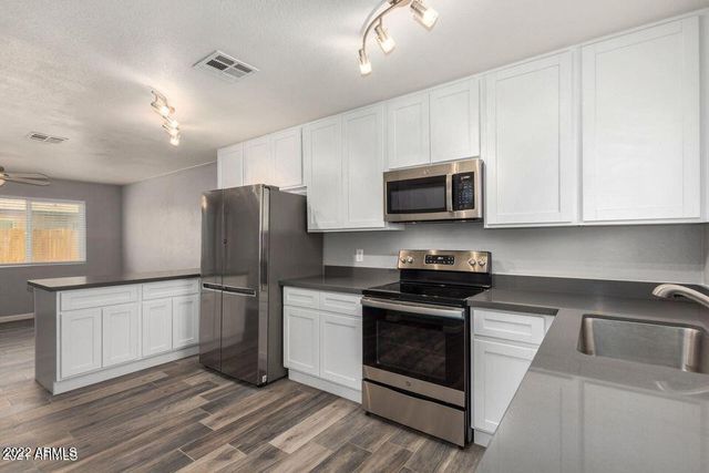 3 N Naco Way Apt 2, Chandler, AZ 85225
