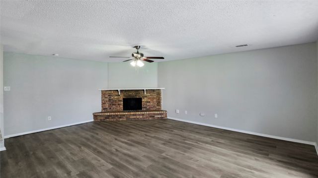 7437 Sandhurst Lane S, North Richland Hills, TX 76182