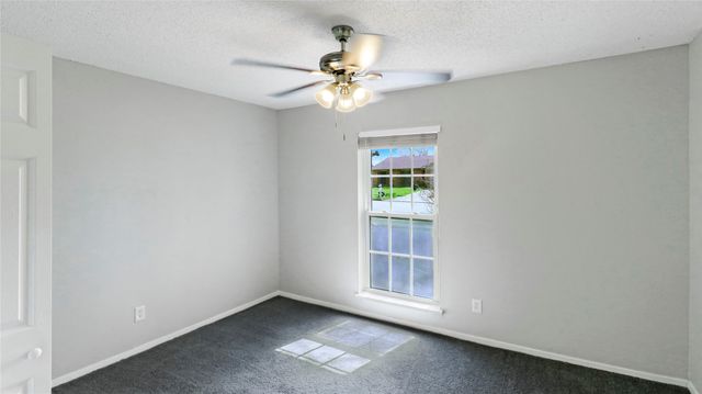 7437 Sandhurst Lane S, North Richland Hills, TX 76182