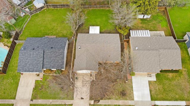 7437 Sandhurst Lane S, North Richland Hills, TX 76182