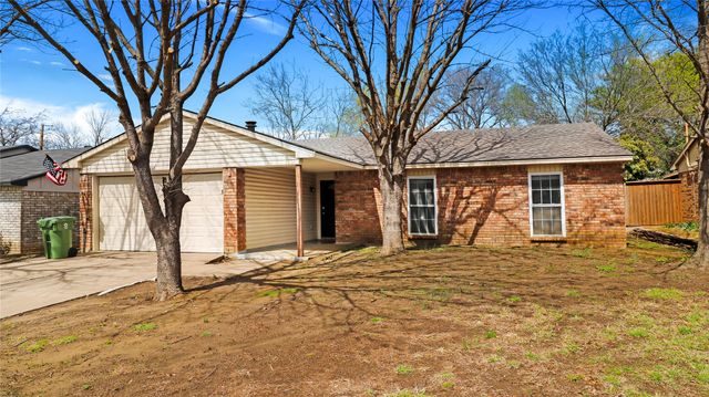 7437 Sandhurst Lane S, North Richland Hills, TX 76182
