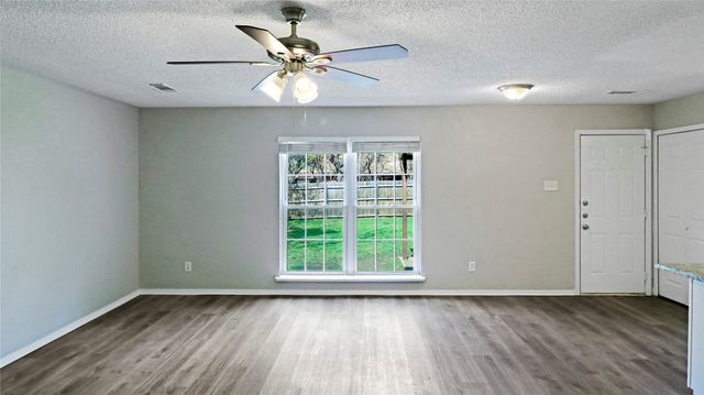 7437 Sandhurst Lane S, North Richland Hills, TX 76182