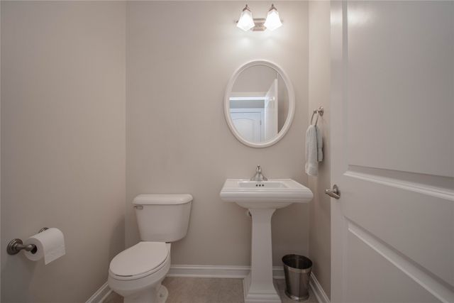 1408 NW 141st Street 8, Clive, IA 50325