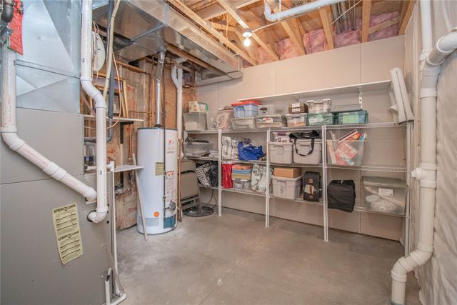 1408 NW 141st Street 8, Clive, IA 50325