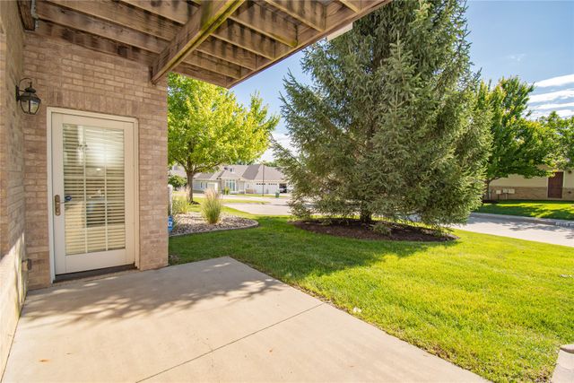 1408 NW 141st Street 8, Clive, IA 50325