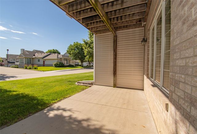 1408 NW 141st Street 8, Clive, IA 50325