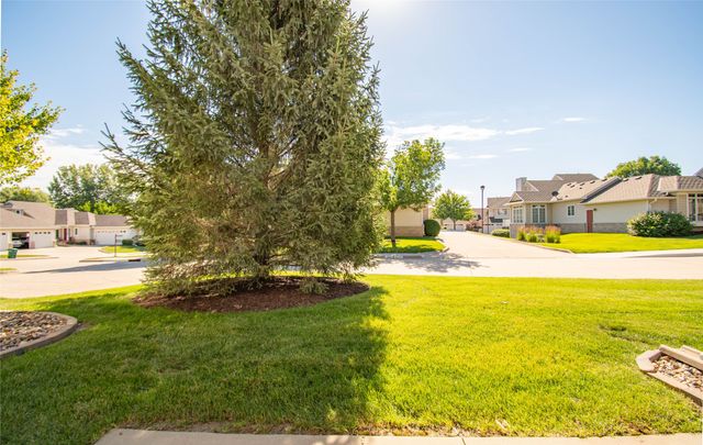 1408 NW 141st Street 8, Clive, IA 50325