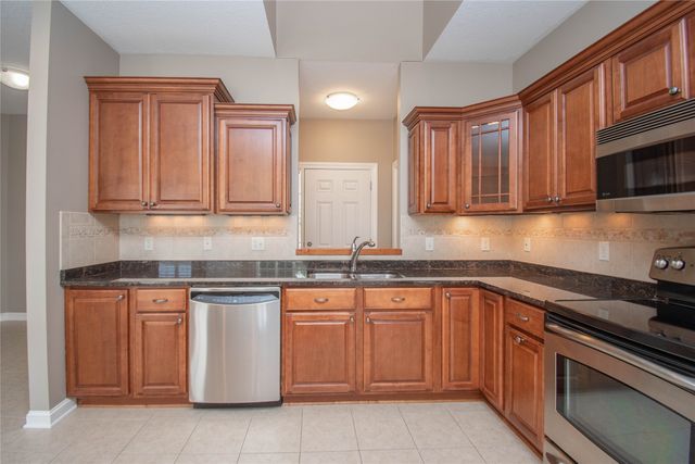 1408 NW 141st Street 8, Clive, IA 50325