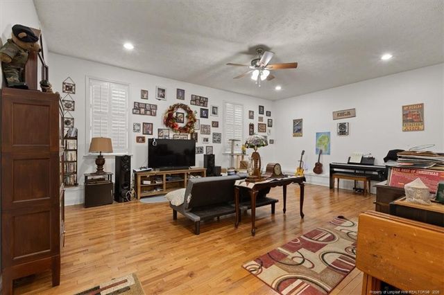 6904 County Place Drive, Hope Mills, NC 28348