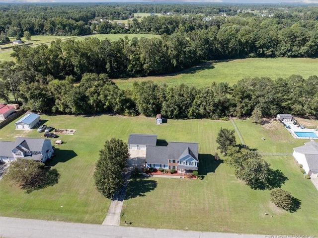 6904 County Place Drive, Hope Mills, NC 28348