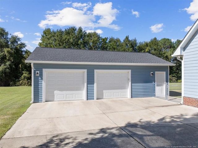 6904 County Place Drive, Hope Mills, NC 28348