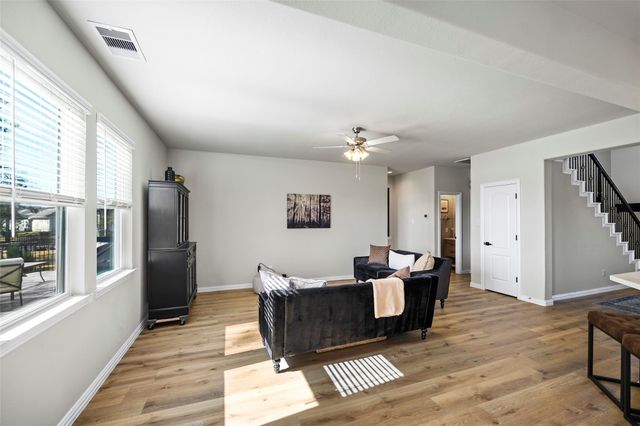 427 Shoreview Drive, Conroe, TX 77303