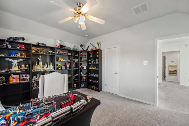 427 Shoreview Drive, Conroe, TX 77303